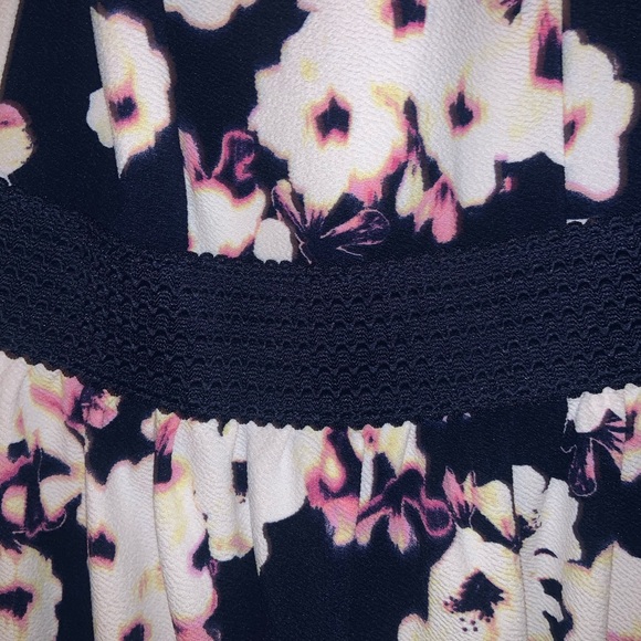 Navy floral sundress - Picture 2 of 4